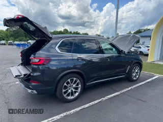 2022 BMW X5 xDrive40i с VIN 5UXCR6C09N9K62098, выставлен на аукционе Copart как лот 64471545 с пробегом 70 161 миль миль и Чистый • Clean title. История ставок и продаж доступна на DreamBid. Изображение 3.