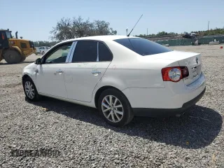 2010 Volkswagen Jetta SE z VIN 3VWRX7AJXAM127675, wystawiony jako Copart lot #56929935 z przebiegiem 169 244 mil mil oraz Nie do naprawy • Non repairable. Historia ofert i sprzedaży dostępna na DreamBid. Obrazek 2.