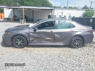 2022 Toyota Camry SE z VIN 4T1T11AK5NU701354, wystawiony jako IAAI lot #42135026 z przebiegiem 173 208 mil mil oraz . Historia ofert i sprzedaży dostępna na DreamBid. Obrazek 14.