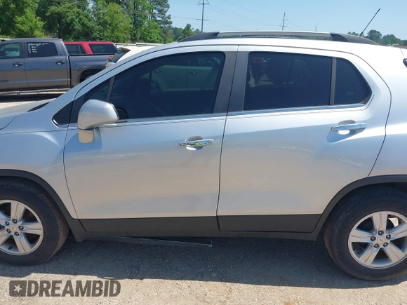 2020 Chevrolet Trax LT z VIN KL7CJLSB4LB010725, wystawiony jako IAAI lot #41930977 z przebiegiem 65 134 mil mil oraz . Historia ofert i sprzedaży dostępna na DreamBid. Obrazek 14.
