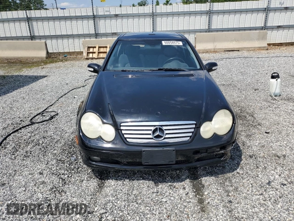2004 Mercedes-Benz C 230 Kompressor z VIN WDBRN40J64A602392, wystawiony jako Copart lot #60058975 z przebiegiem Nie podano mil oraz Szkoda całkowita • Salvage title. Historia ofert i sprzedaży dostępna na DreamBid. Obrazek 5.