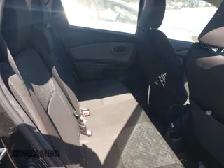 2017 Toyota Yaris L с VIN VNKKTUD39HA084912, выставлен на аукционе IAAI как лот 42323318 с пробегом 87 418 миль миль и . История ставок и продаж доступна на DreamBid. Изображение 8.