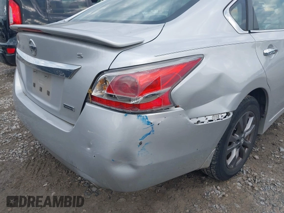 2015 Nissan Altima S z VIN 1N4AL3AP5FC576740, wystawiony jako IAAI lot #42229759 z przebiegiem 75 812 mil mil oraz . Historia ofert i sprzedaży dostępna na DreamBid. Obrazek 14.