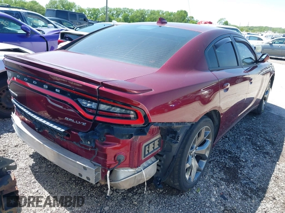 2017 Dodge Charger SXT z VIN 2C3CDXHG1HH504094, wystawiony jako IAAI lot #39339160 z przebiegiem 109 395 mil mil oraz . Historia ofert i sprzedaży dostępna na DreamBid. Obrazek 4.