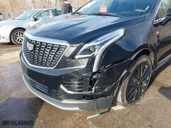 2021 Cadillac XT5 AWD Premium Luxury with VIN 1GYKNDRS0MZ135660, listed as a IAAI auction lot 41123089 with 26,361 mi miles. Bid and sale history available at carsss.com. Image 6.