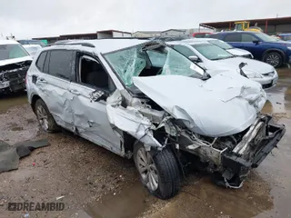 2018 Volkswagen Tiguan S with VIN 3VV1B7AX2JM120062, listed as a IAAI auction lot 41904852 with 166,909 mi miles. Bid and sale history available at carsss.com. Image 1.