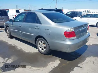 2006 Toyota Camry STD with VIN 4T1BE32K06U675483, listed as a IAAI auction lot 42001170 with 142,783 mi miles. Bid and sale history available at carsss.com. Image 3.
