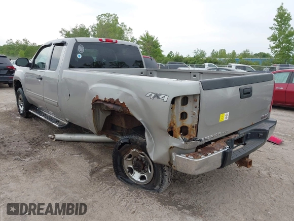 2009 GMC Sierra 2500HD SLE z VIN 1GTHK59K59E136509, wystawiony jako IAAI lot #42308626 z przebiegiem 127 256 mil mil oraz . Historia ofert i sprzedaży dostępna na DreamBid. Obrazek 3.