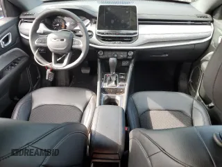 2025 Jeep Compass Latitude с VIN 3C4NJDBN1ST547206, выставлен на аукционе Copart как лот 55503235 с пробегом 5 454 миль миль и Чистый • Clean title. История ставок и продаж доступна на DreamBid. Изображение 8.
