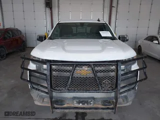 2019 Chevrolet Silverado 1500 LT with VIN 3GCUYDED1KG120689, listed as a IAAI auction lot 39880413 with 135 mi miles. Bid and sale history available at carsss.com. Image 12.