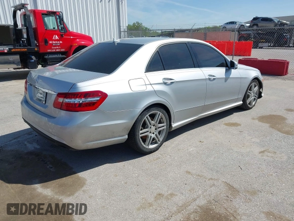 2010 Mercedes-Benz E 350 Luxury with VIN WDDHF5GB3AA056229, listed as a IAAI auction lot 42064644 with 159,957 mi miles and . Bid and sale history available at DreamBid. Image 4.