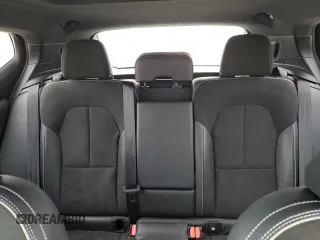 2019 Volvo XC40 Momentum z VIN YV4162XZ1K2009216, wystawiony jako Copart lot #87921575 z przebiegiem 46 527 mil mil oraz Nie do naprawy • Non repairable. Historia ofert i sprzedaży dostępna na DreamBid. Obrazek 10.