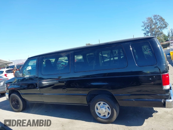 2014 Ford Econoline Passenger XL z VIN 1FBSS3BL5EDA77348, wystawiony jako IAAI lot #41317934 z przebiegiem 251 863 mil mil oraz . Historia ofert i sprzedaży dostępna na DreamBid. Obrazek 13.