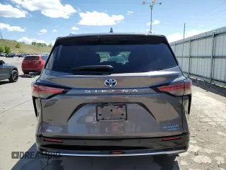 2024 Toyota Sienna Platinum z VIN 5TDESKFC4RS134873, wystawiony jako Copart lot #57152205 z przebiegiem 29 066 mil mil oraz Szkody całkowita. Historia ofert i sprzedaży dostępna na DreamBid. Obrazek 6.