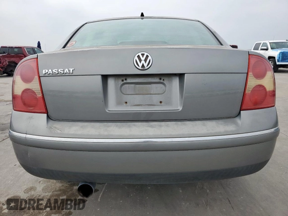 2004 Volkswagen Passat GLS z VIN WVWPD63B04P325358, wystawiony jako Copart lot #57180485 z przebiegiem 195 553 mil mil oraz Czysty tytuł • Clean title. Historia ofert i sprzedaży dostępna na DreamBid. Obrazek 6.