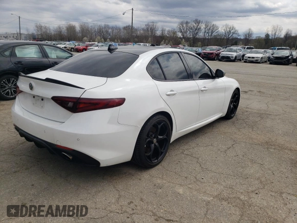 2017 Alfa Romeo Giulia Ti z VIN ZARFAECN1H7549601, wystawiony jako Copart lot #50338745 z przebiegiem 29 940 mil mil oraz Szkody całkowita. Historia ofert i sprzedaży dostępna na DreamBid. Obrazek 3.