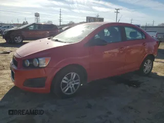 2012 Chevrolet Sonic LS z VIN 1G1JA5SH7C4152574, wystawiony jako Copart lot #43026435 z przebiegiem 150 407 mil mil oraz Szkoda całkowita • Salvage title. Historia ofert i sprzedaży dostępna na DreamBid. Obrazek 1.