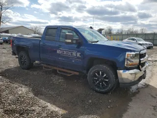 2018 Chevrolet Silverado 1500 LT with VIN 1GCVKREC7JZ162065, listed as a Copart auction lot 52033975 with 98,939 mi miles and Salvage Title. Bid and sale history available at carsss.com. Image 4.