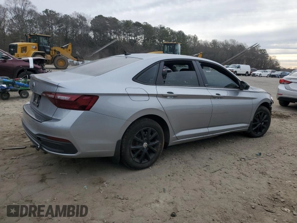 2024 Volkswagen Jetta Sport z VIN 3VWAM7BU7RM055585, wystawiony jako Copart lot #42109675 z przebiegiem 17 485 mil mil oraz Szkoda całkowita • Salvage title. Historia ofert i sprzedaży dostępna na DreamBid. Obrazek 3.
