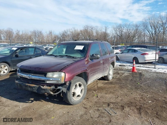 2007 Chevrolet TrailBlazer LT with VIN 1GNDT13S972207293, listed as a IAAI auction lot 41301403 with 229,042 mi miles. Bid and sale history available at carsss.com. Image 2.