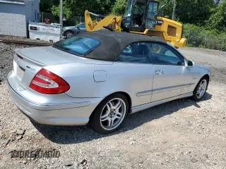2004 Mercedes-Benz CLK 55 AMG with VIN WDBTK76G14T011421, listed as a Copart auction lot 65686025 with 135,399 mi miles and Salvage title. Bid and sale history available at DreamBid. Image 3.