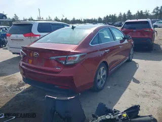 2017 Hyundai Sonata Hybrid Limited with VIN KMHE34L34HA069592, listed as a IAAI auction lot 41776804 with 139,513 mi miles. Bid and sale history available at carsss.com. Image 4.