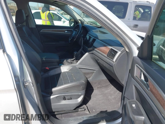 2018 Volkswagen Atlas SEL Premium с VIN 1V2NR2CA7JC502515, выставлен на аукционе IAAI как лот 41780056 с пробегом 146 018 миль миль и . История ставок и продаж доступна на DreamBid. Изображение 5.