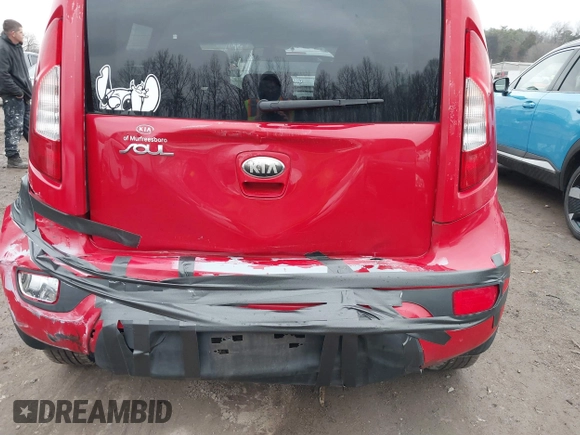 2013 Kia Soul with VIN KNDJT2A58D7571041, listed as a IAAI auction lot 41429547 with 137,573 mi miles and . Bid and sale history available at DreamBid. Image 6.