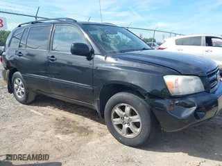 2004 Toyota Highlander with VIN JTEEP21A840016999, listed as a IAAI auction lot 40286240 with 117,053 mi miles. Bid and sale history available at carsss.com. Image 1.