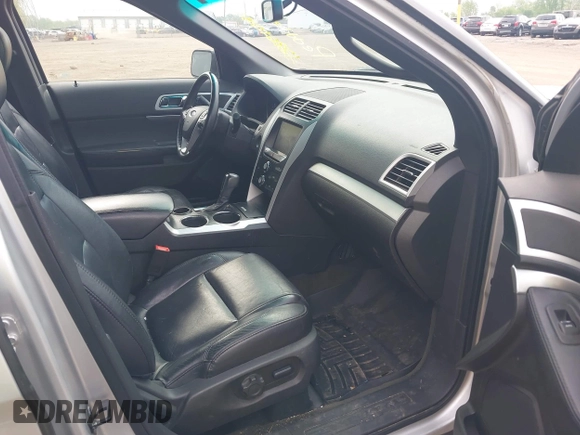 2013 Ford Explorer XLT with VIN 1FM5K7D8XDGC48662, listed as a IAAI auction lot 42182134 with 220,064 mi miles. Bid and sale history available at carsss.com. Image 5.