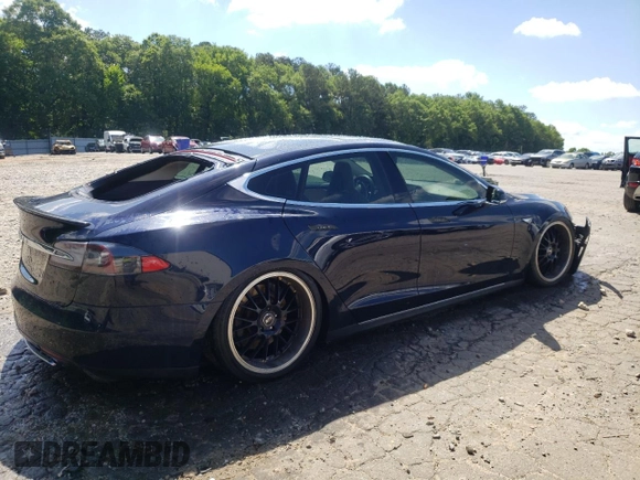 2013 Tesla Model S Performance с VIN 5YJSA1DP1DFP04055, выставлен на аукционе Copart как лот 57418615 с пробегом Не указан миль и Списание • Salvage title. История ставок и продаж доступна на DreamBid. Изображение 3.