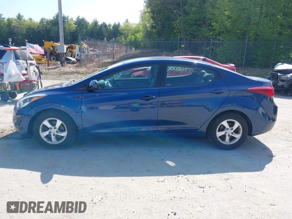 2015 Hyundai Elantra SE z VIN 5NPDH4AE7FH565322, wystawiony jako IAAI lot #42300061 z przebiegiem 94 342 mil mil oraz . Historia ofert i sprzedaży dostępna na DreamBid. Obrazek 12.