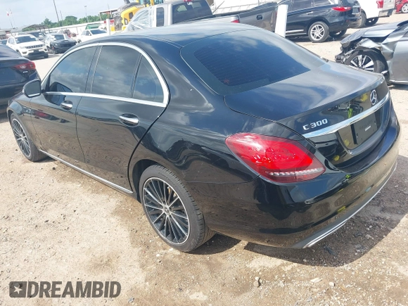 2020 Mercedes-Benz C 300 z VIN 55SWF8DB9LU325172, wystawiony jako IAAI lot #42287443 z przebiegiem 100 261 mil mil oraz . Historia ofert i sprzedaży dostępna na DreamBid. Obrazek 3.