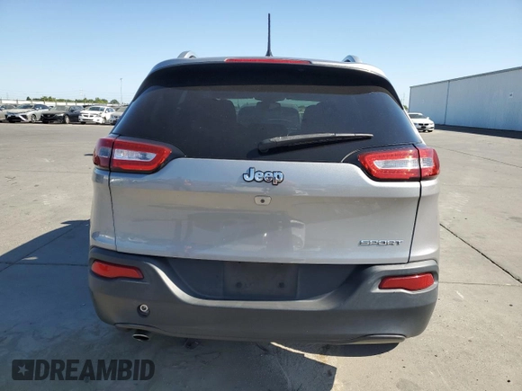 2015 Jeep Cherokee Sport z VIN 1C4PJLAB8FW677039, wystawiony jako Copart lot #64008855 z przebiegiem 101 731 mil mil oraz Czysty tytuł • Clean title. Historia ofert i sprzedaży dostępna na DreamBid. Obrazek 6.