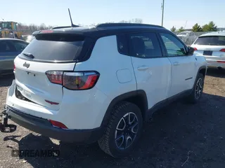 2024 Jeep Compass Trailhawk with VIN 3C4NJDDN9RT140998, listed as a IAAI auction lot 41792858 with 8,611 mi miles and . Bid and sale history available at DreamBid. Image 4.