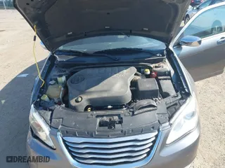 2013 Chrysler 200 Limited with VIN 1C3CCBCG0DN627769, listed as a IAAI auction lot 40274674 with 122,044 mi miles. Bid and sale history available at carsss.com. Image 10.