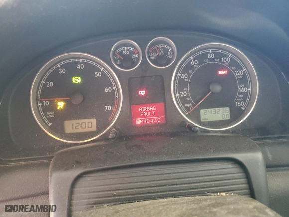 2002 Volkswagen Passat GLS with VIN WVWPD63BX2P042527, listed as a Copart auction lot 81367374 with 243,236 mi miles and Salvage Title. Bid and sale history available at carsss.com. Image 9.