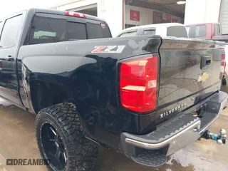 2015 Chevrolet Silverado 1500 LT with VIN 3GCUKREH8FG239959, listed as a IAAI auction lot 41483334 with 180,739 mi miles. Bid and sale history available at carsss.com. Image 6.
