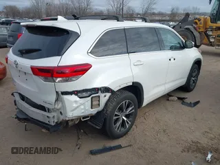2017 Toyota Highlander LE with VIN 5TDBZRFH2HS409738, listed as a IAAI auction lot 41016417 with 150,417 mi miles and . Bid and sale history available at DreamBid. Image 4.