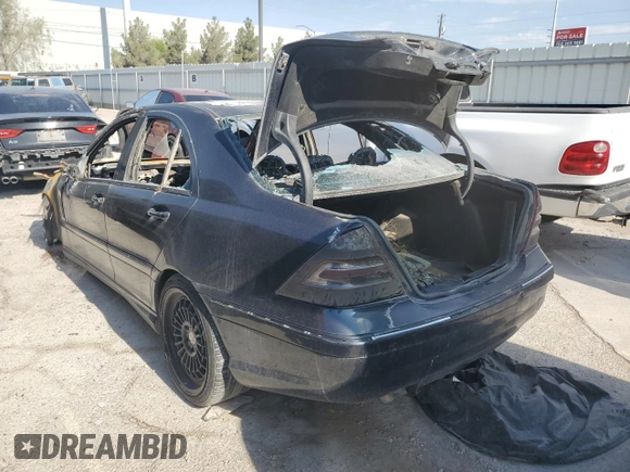 2005 Mercedes-Benz C 230 Kompressor с VIN WDBRF40J85F650140, выставлен на аукционе Copart как лот 71331974 с пробегом Не указан миль и На запчасти • Non repairable. История ставок и продаж доступна на DreamBid. Изображение 2.