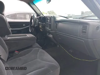 2000 GMC New Sierra 1500 SLE with VIN 1GTEC14T4YE363679, listed as a IAAI auction lot 41467204 with 150,724 mi miles. Bid and sale history available at carsss.com. Image 5.