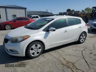 2016 Kia Forte LX z VIN KNAFK5A85G5540959, wystawiony jako Copart lot #52427455 z przebiegiem 198 269 mil mil oraz Szkoda całkowita • Salvage title. Historia ofert i sprzedaży dostępna na DreamBid. Obrazek 1.
