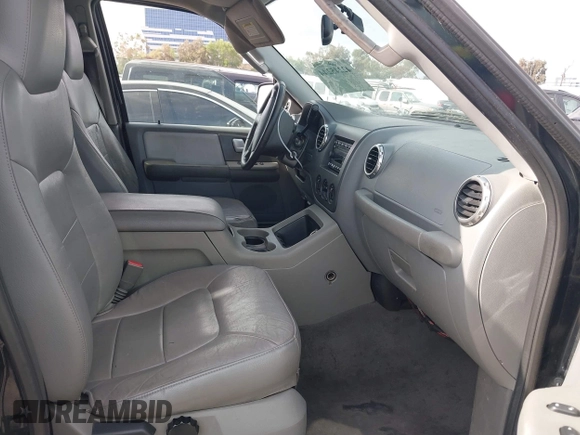 2004 Ford Expedition Special Service with VIN 1FMFU15L84LA33190, listed as a IAAI auction lot 42245244 with 288,935 mi miles and . Bid and sale history available at DreamBid. Image 5.