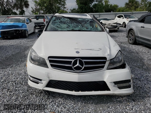 2014 Mercedes-Benz C 250 Sport with VIN WDDGF4HB4EG231661, listed as a Copart auction lot 59657335 with 83,731 mi miles and Salvage title. Bid and sale history available at DreamBid. Image 5.