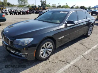2015 BMW 7 Series 740Li xDrive z VIN WBAYF4C5XFG291765, wystawiony jako Copart lot #58619305 z przebiegiem 174 334 mil mil oraz Szkody całkowita. Historia ofert i sprzedaży dostępna na DreamBid. Obrazek 1.