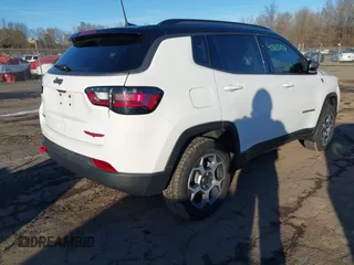 2022 Jeep Compass Trailhawk с VIN 3C4NJDDB4NT156834, выставлен на аукционе IAAI как лот 41113197 с пробегом 28 974 миль миль и . История ставок и продаж доступна на DreamBid. Изображение 4.