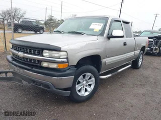 2000 Chevrolet Silverado 1500 LT with VIN 1GCEK19T4YE178639, listed as a IAAI auction lot 41397830 with 289,674 mi miles. Bid and sale history available at carsss.com. Image 2.