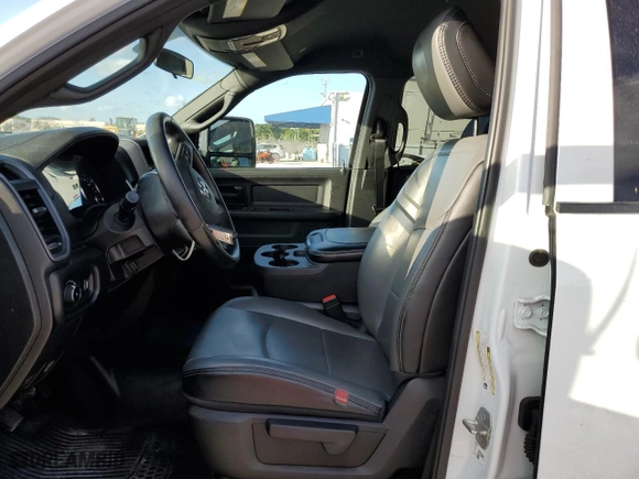 2023 Ram 3500 Tradesman with VIN 3C63RRGL6PG652013, listed as a Copart auction lot 44026575 with 46,943 mi miles and Salvage Title. Bid and sale history available at carsss.com. Image 7.