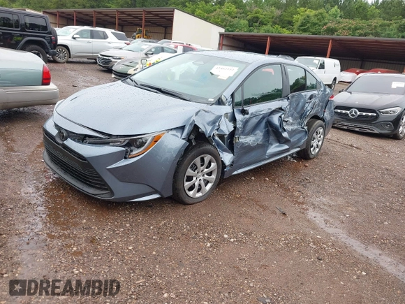2025 Toyota Corolla LE z VIN 5YFB4MDE1SP294222, wystawiony jako IAAI lot #42462252 z przebiegiem 7 389 mil mil oraz . Historia ofert i sprzedaży dostępna na DreamBid. Obrazek 2.