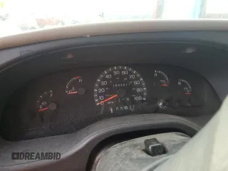 2003 Ford Econoline Passenger XL z VIN 1FBSS31L13HA66466, wystawiony jako Copart lot #43934125 z przebiegiem 163 221 mil mil oraz Czysty tytuł • Clean title. Historia ofert i sprzedaży dostępna na DreamBid. Obrazek 9.